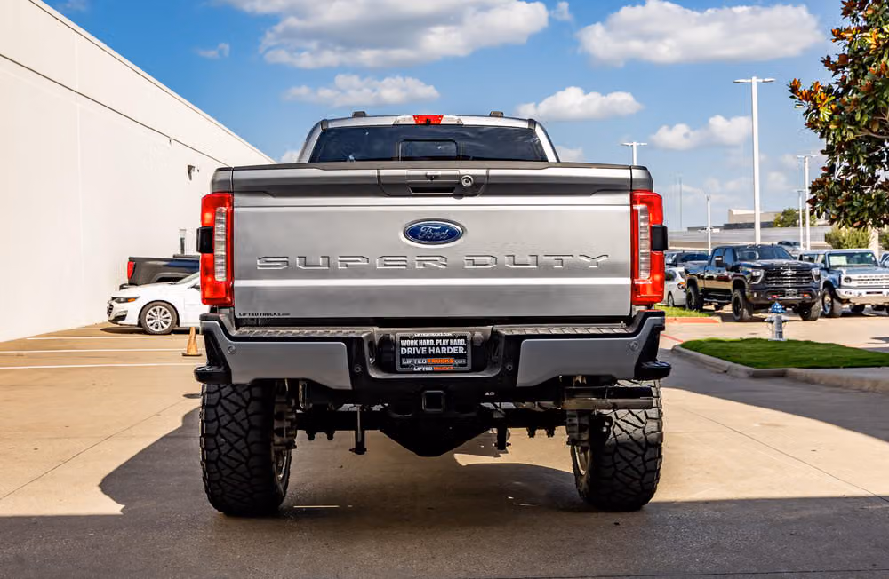 2023 Ford F-250 Super Duty Lariat Crew Cab Image 7