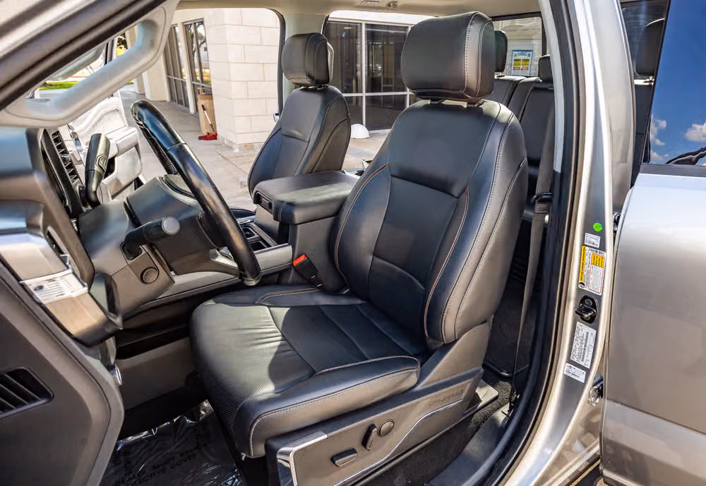2023 Ford F-250 Super Duty Lariat Crew Cab Image 30