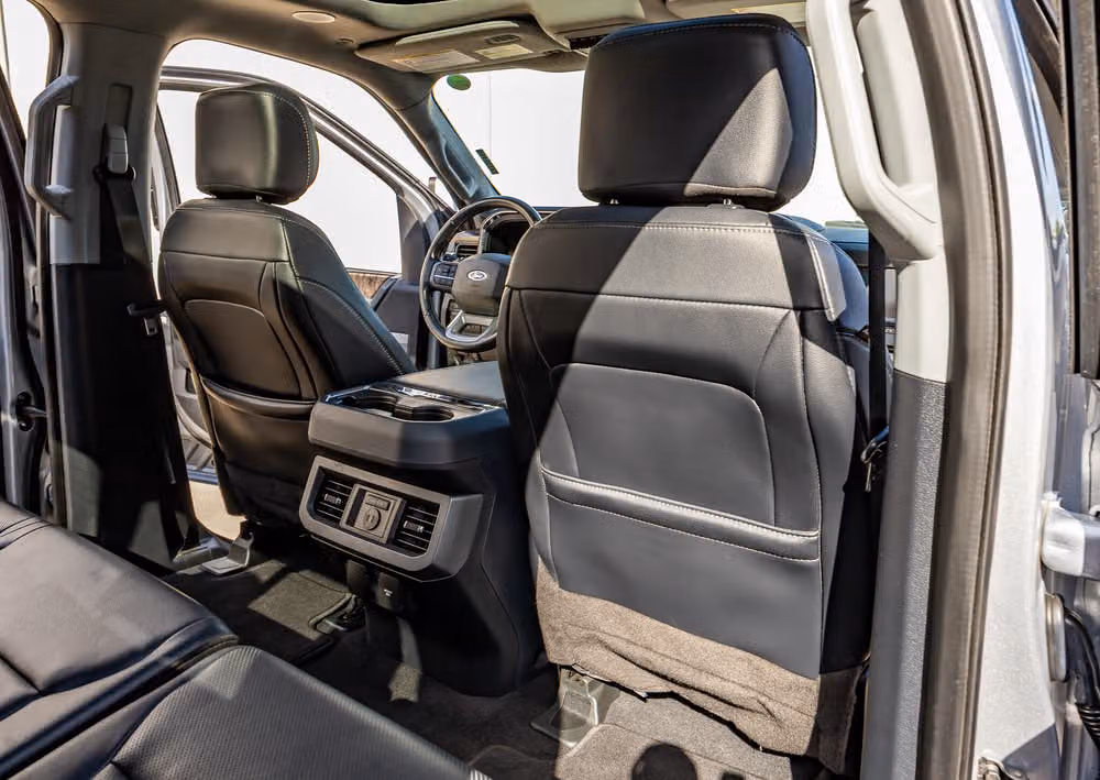 2023 Ford F-250 Super Duty Lariat Crew Cab Image 33
