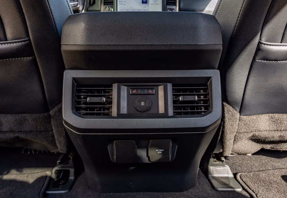 2023 Ford F-250 Super Duty Lariat Crew Cab Image 34