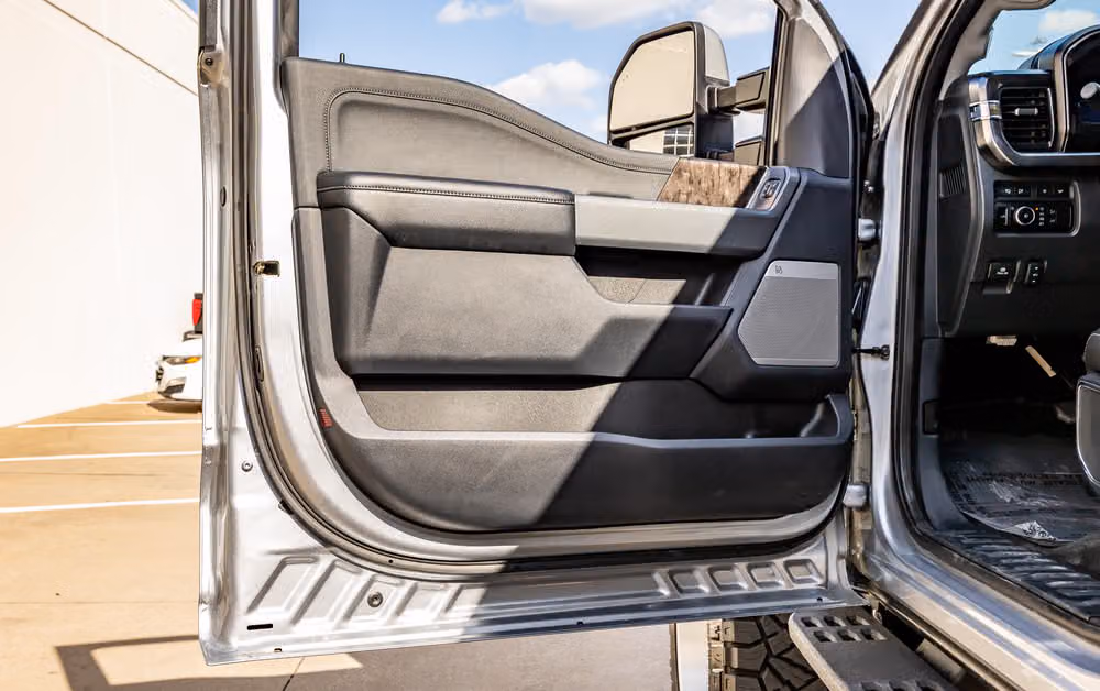 2023 Ford F-250 Super Duty Lariat Crew Cab Image 37