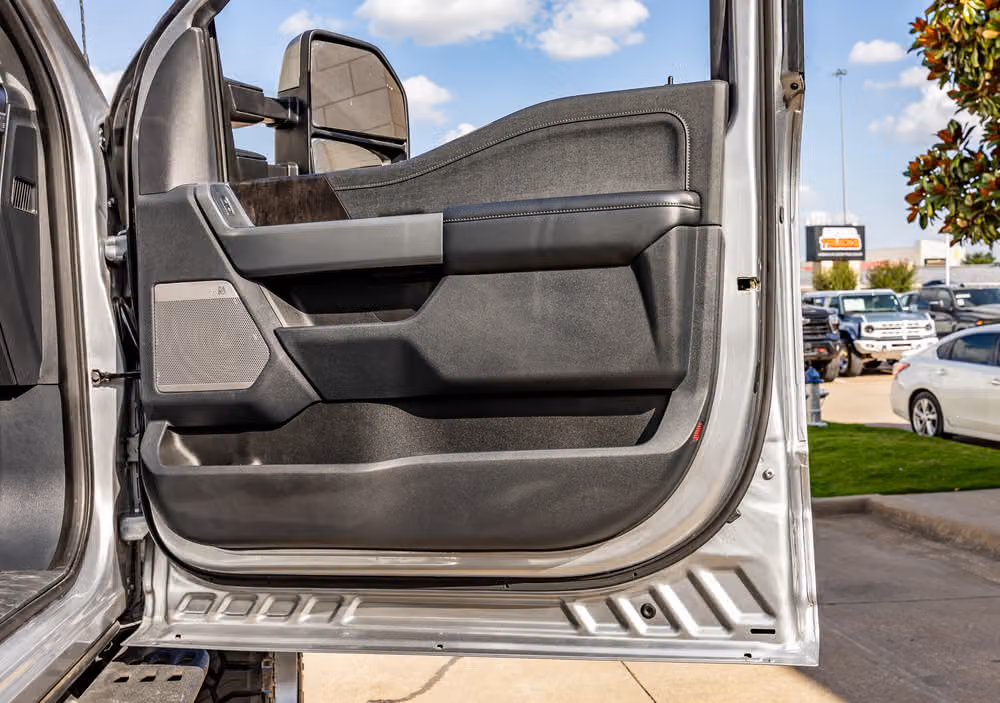 2023 Ford F-250 Super Duty Lariat Crew Cab Image 38