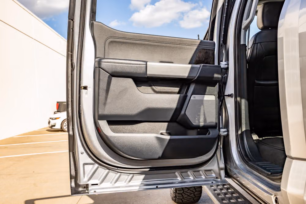 2023 Ford F-250 Super Duty Lariat Crew Cab Image 39