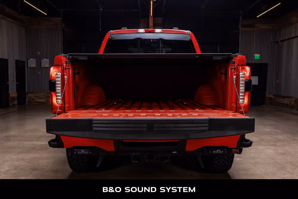 2023 Ford F-250 Super Duty Lariat Crew Cab Image 8