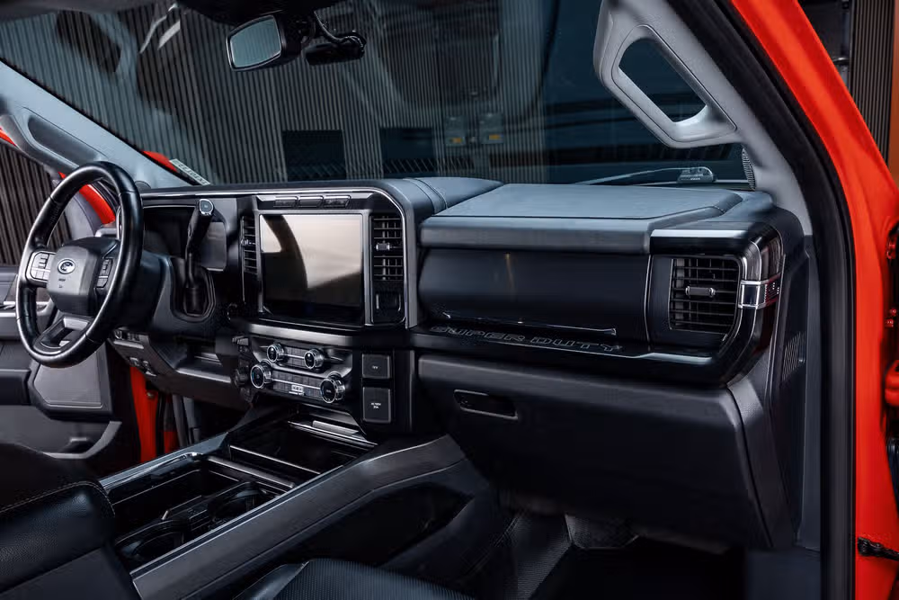 2023 Ford F-250 Super Duty Lariat Crew Cab Image 17