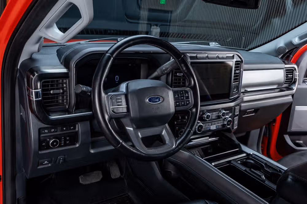 2023 Ford F-250 Super Duty Lariat Crew Cab Image 16