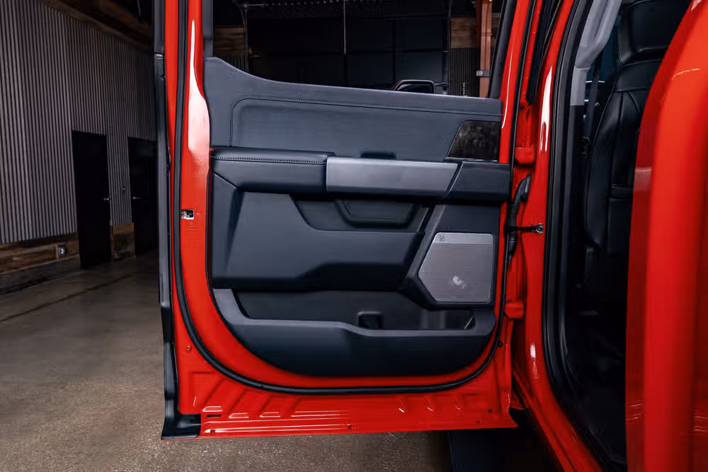 2023 Ford F-250 Super Duty Lariat Crew Cab Image 38