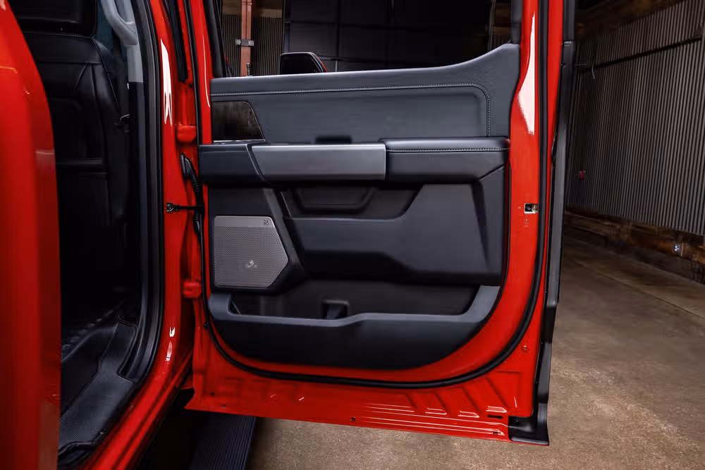 2023 Ford F-250 Super Duty Lariat Crew Cab Image 39