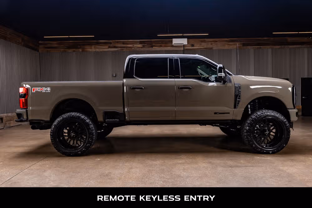2026 Ford F-250 Super Duty Platinum Plus Crew Cab Image 11