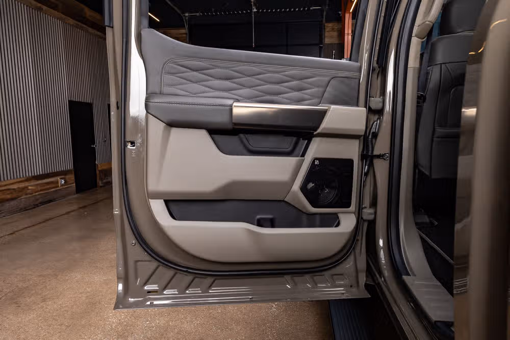 2026 Ford F-250 Super Duty Platinum Plus Crew Cab Image 40