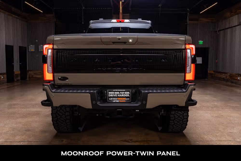 2026 Ford F-250 Super Duty Platinum Plus Crew Cab Image 8