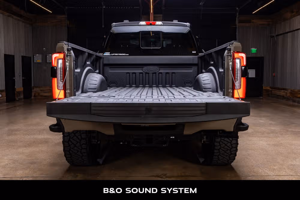 2026 Ford F-250 Super Duty Platinum Plus Crew Cab Image 9