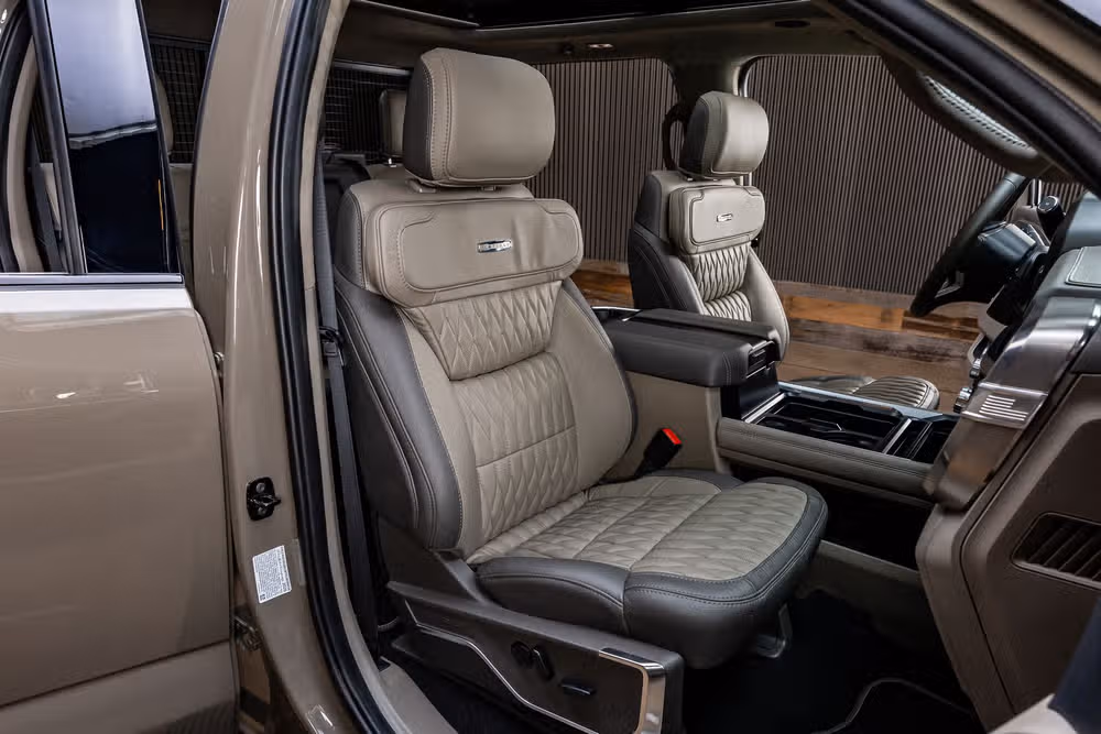 2026 Ford F-250 Super Duty Platinum Plus Crew Cab Image 33