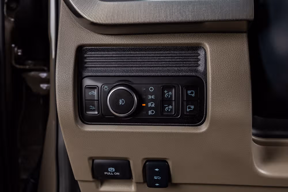 2026 Ford F-250 Super Duty Platinum Plus Crew Cab Image 22
