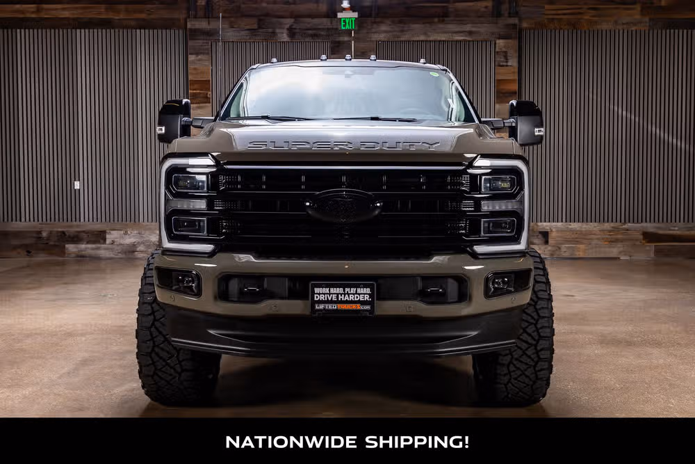 2026 Ford F-250 Super Duty Platinum Plus Crew Cab Image 4