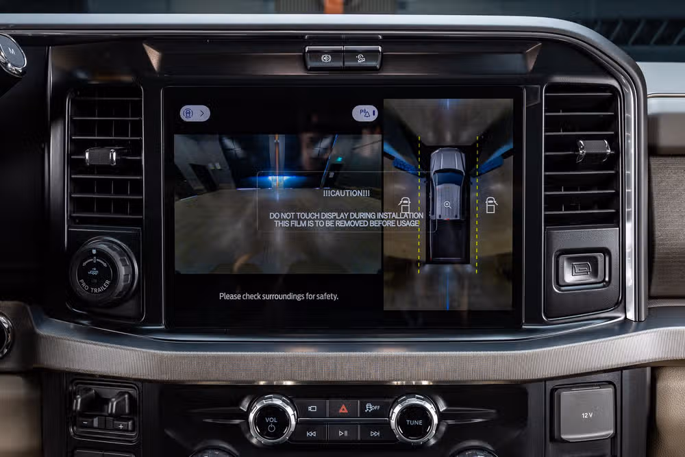 2026 Ford F-250 Super Duty Platinum Plus Crew Cab Image 27