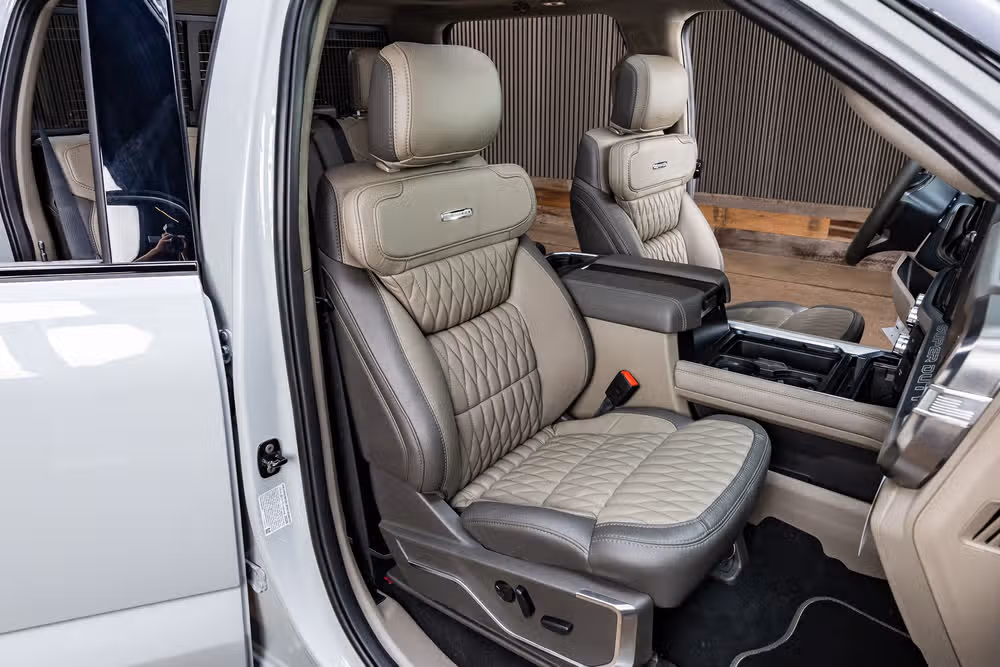 2026 Ford F-250 Super Duty Platinum Plus Crew Cab Image 32