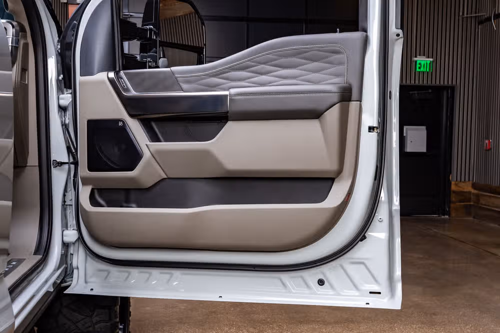 2026 Ford F-250 Super Duty Platinum Plus Crew Cab Image 38