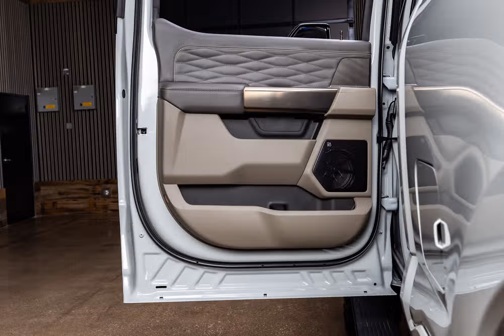 2026 Ford F-250 Super Duty Platinum Plus Crew Cab Image 39