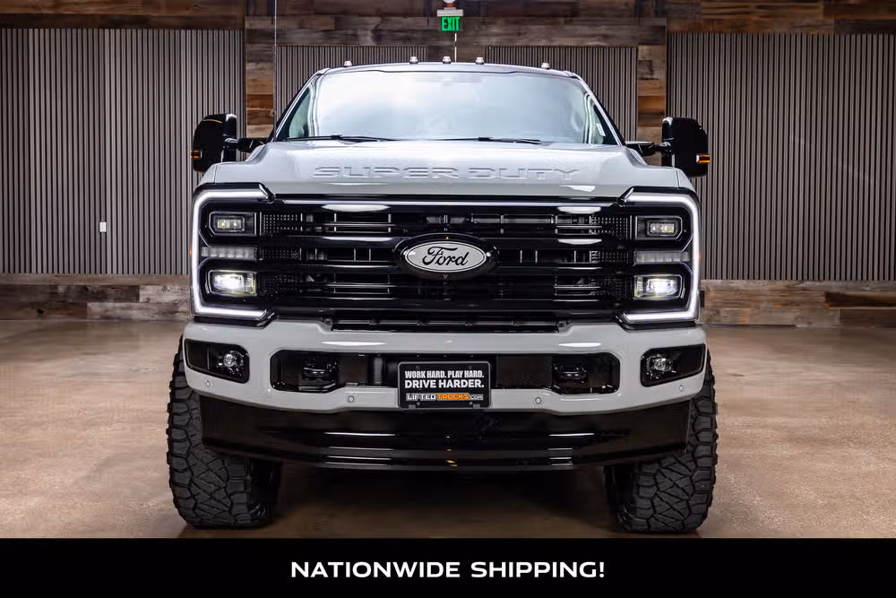2026 Ford F-250 Super Duty Platinum Plus Crew Cab Image 4