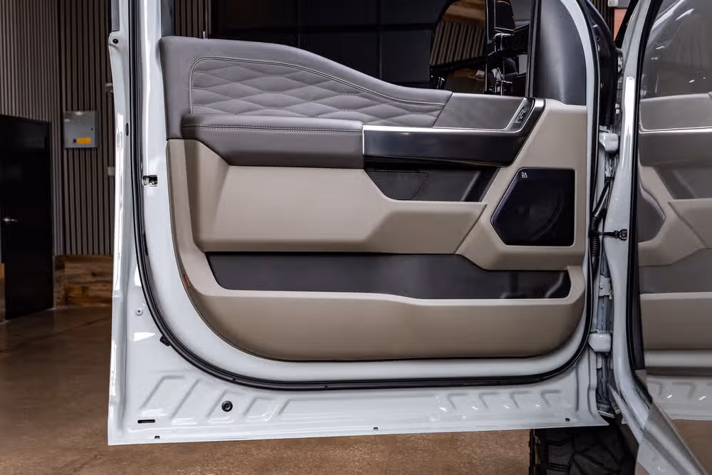 2026 Ford F-250 Super Duty Platinum Plus Crew Cab Image 37