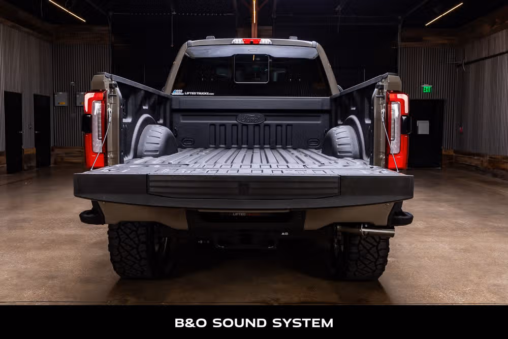 2026 Ford F-350 Super Duty Platinum Plus Crew Cab Image 9