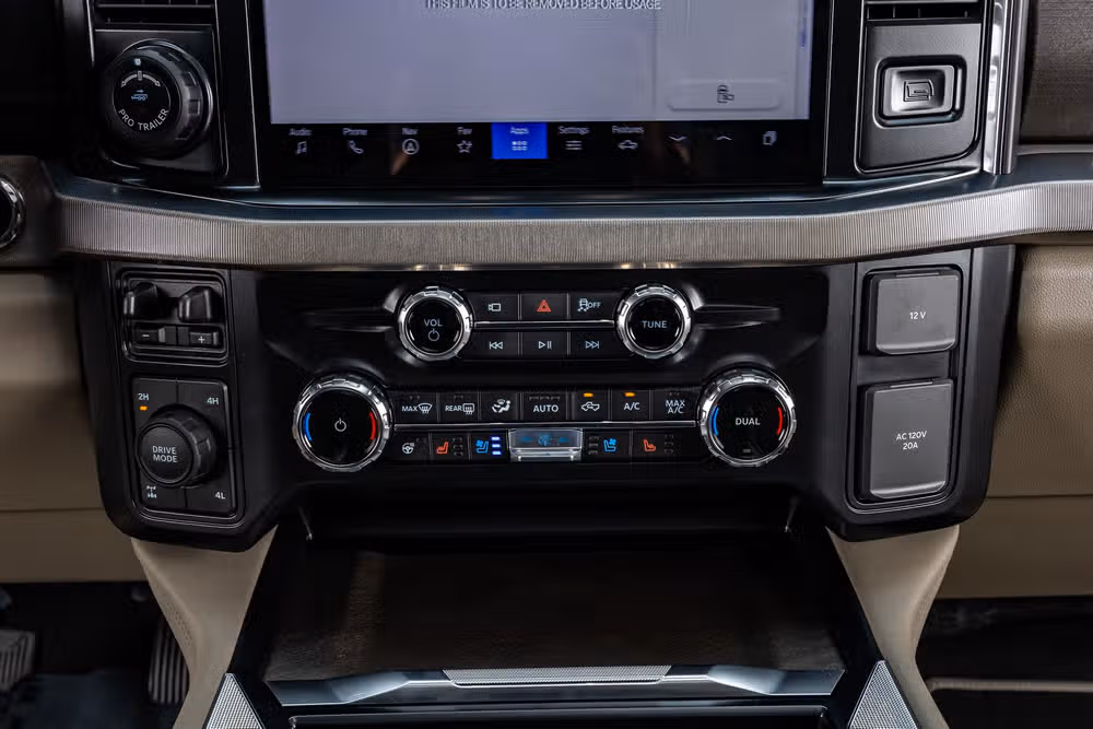 2026 Ford F-350 Super Duty Platinum Plus Crew Cab Image 28
