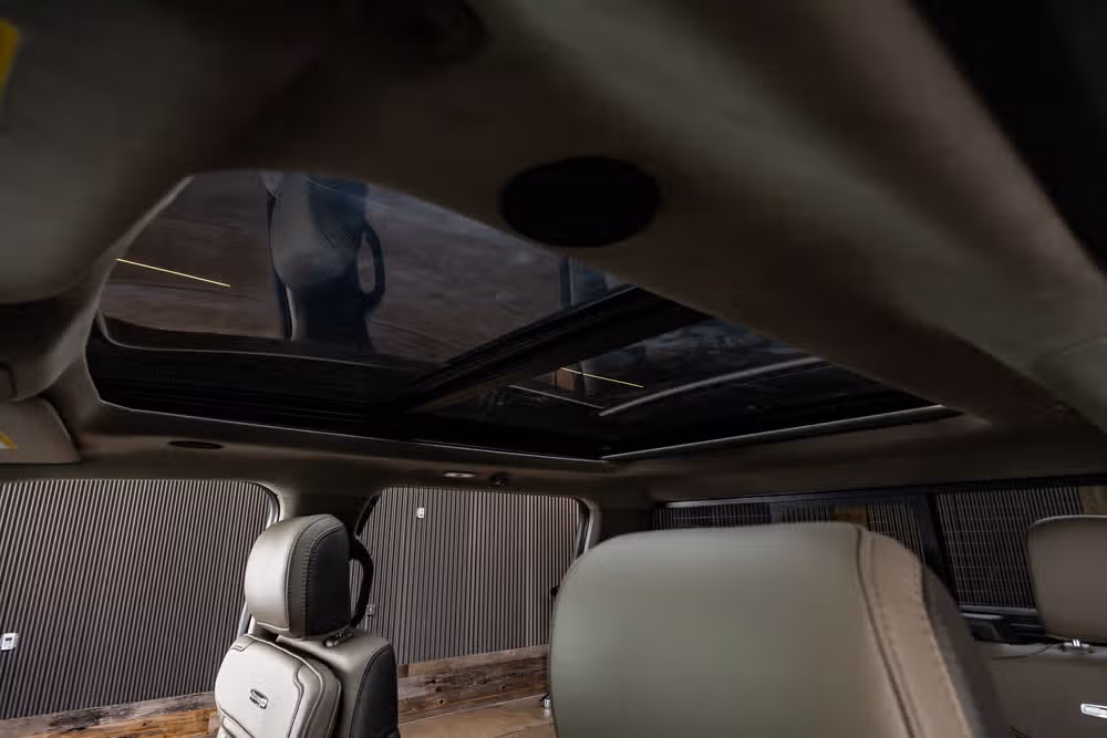 2026 Ford F-350 Super Duty Platinum Plus Crew Cab Image 32