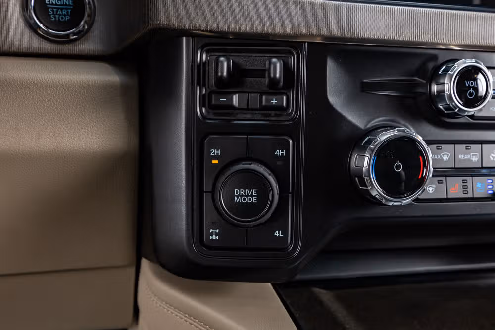 2026 Ford F-350 Super Duty Platinum Plus Crew Cab Image 24