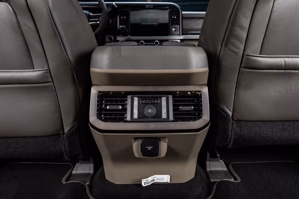 2026 Ford F-350 Super Duty Platinum Plus Crew Cab Image 35