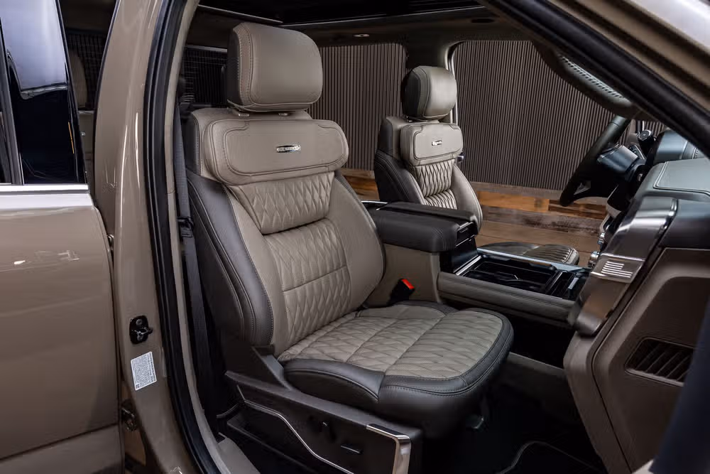 2026 Ford F-350 Super Duty Platinum Plus Crew Cab Image 33