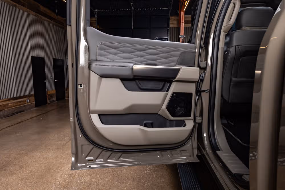 2026 Ford F-350 Super Duty Platinum Plus Crew Cab Image 40