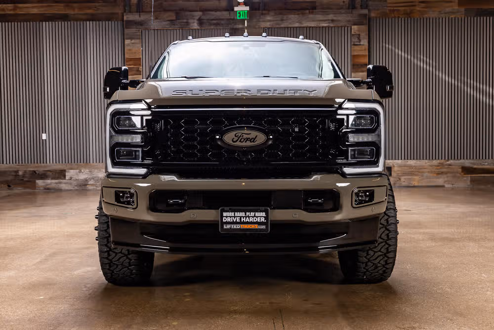 2026 Ford F-350 Super Duty Platinum Plus Crew Cab Image 4