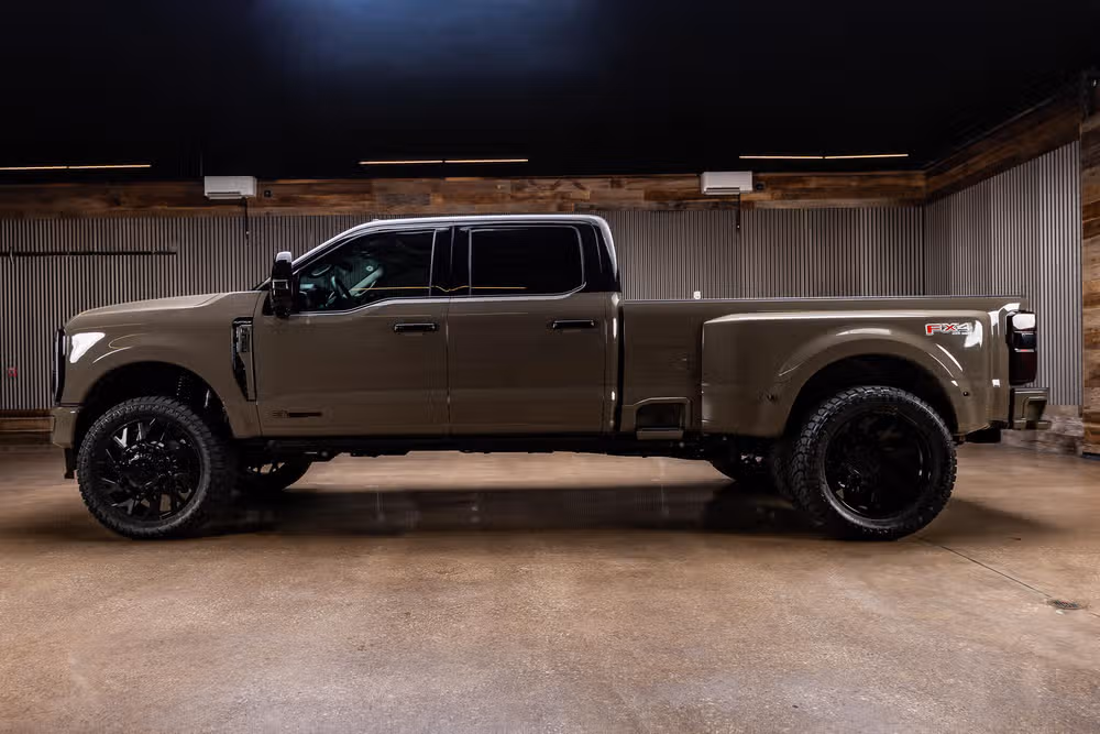 2026 Ford F-350 Super Duty Platinum Plus Crew Cab Image 6