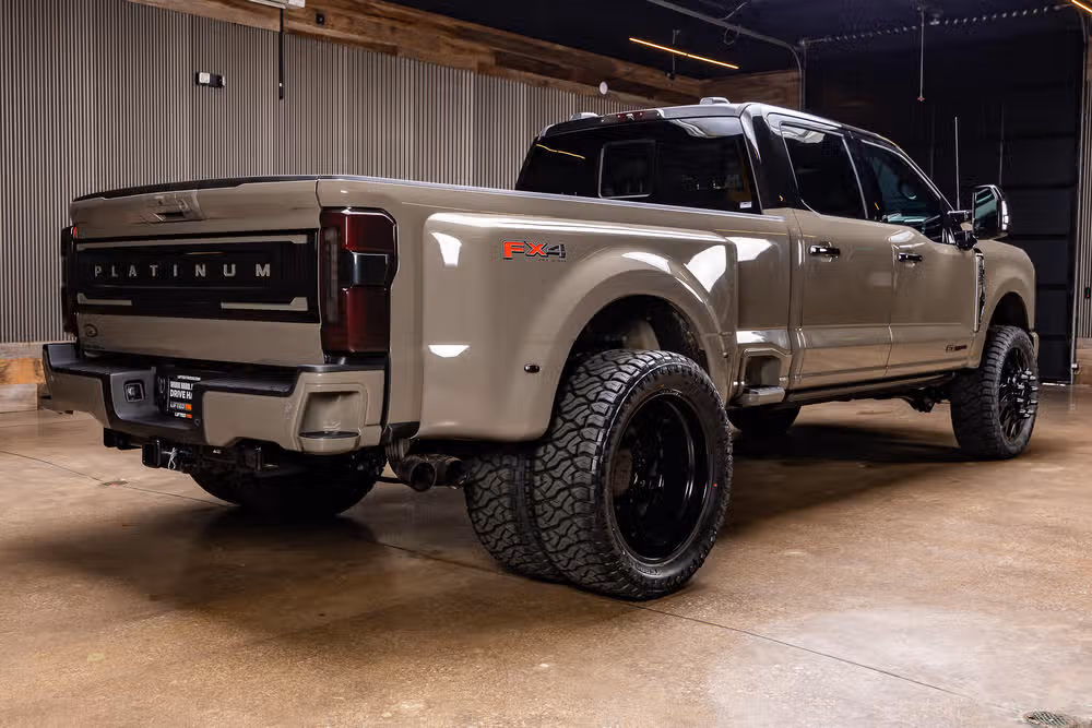 2026 Ford F-350 Super Duty Platinum Plus Crew Cab Image 10