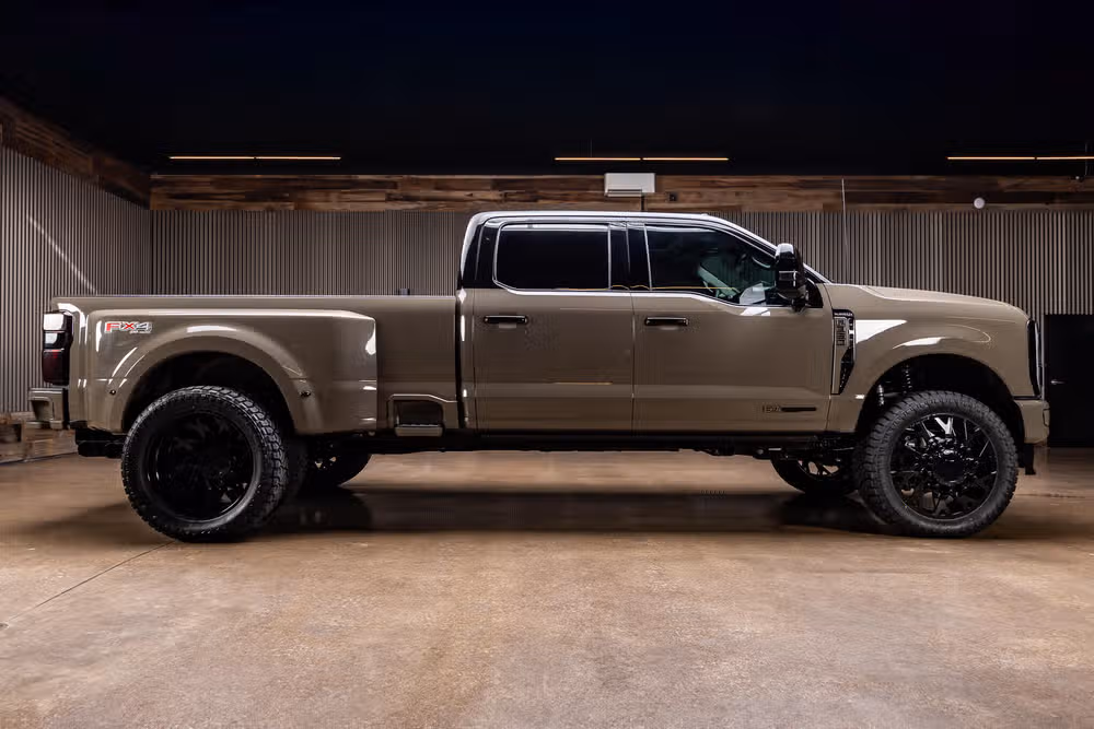 2026 Ford F-350 Super Duty Platinum Plus Crew Cab Image 11