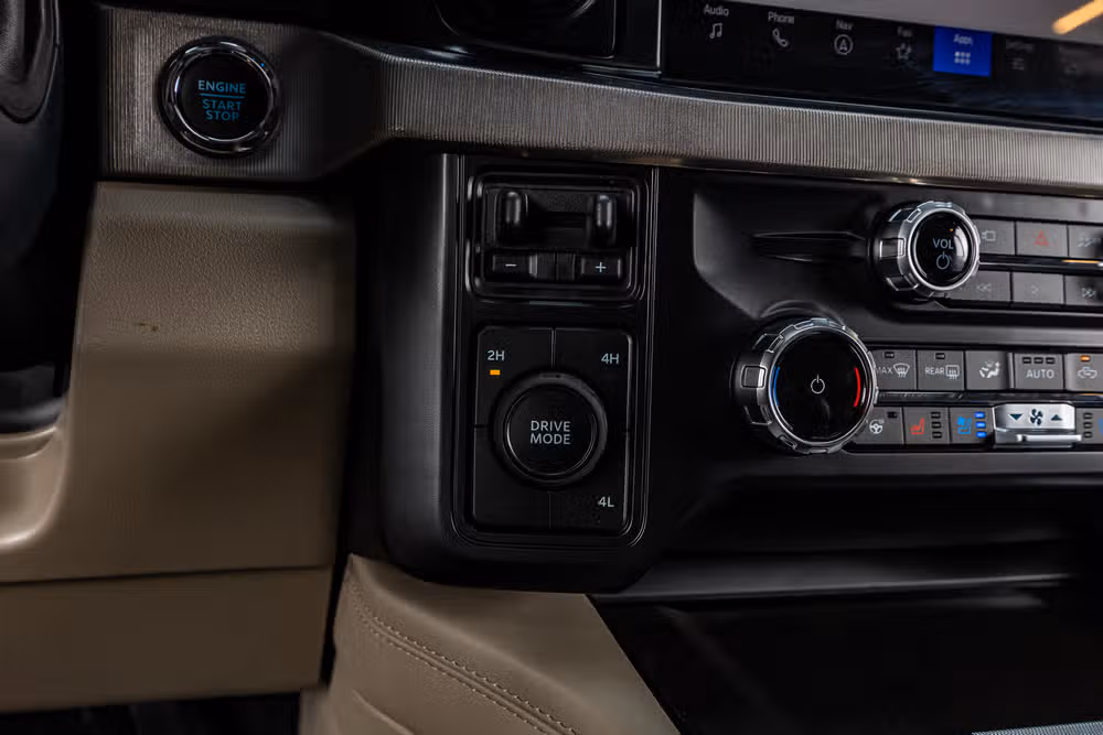 2026 Ford F-350 Super Duty Platinum Plus Crew Cab Image 24