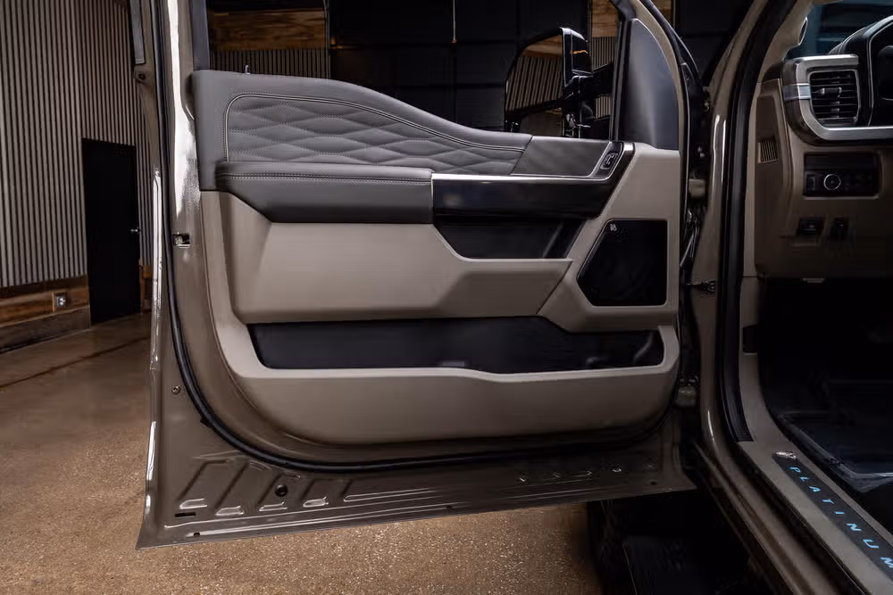 2026 Ford F-350 Super Duty Platinum Plus Crew Cab Image 38