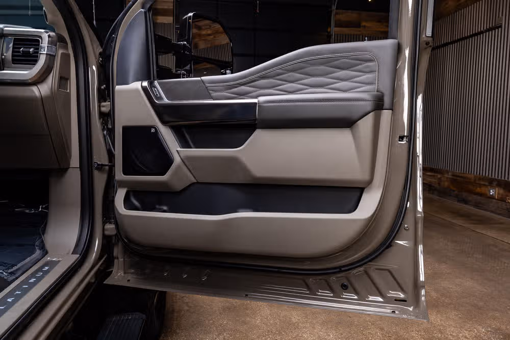 2026 Ford F-350 Super Duty Platinum Plus Crew Cab Image 39