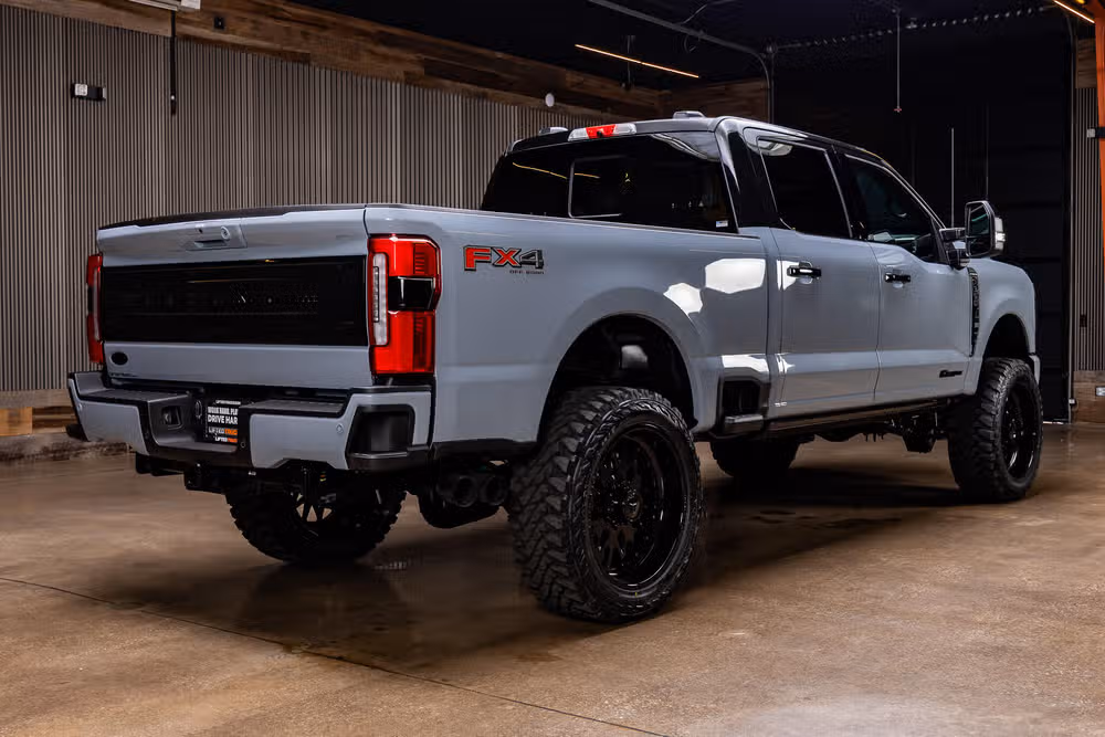 2026 Ford F-350 Super Duty Platinum Plus Crew Cab Image 9