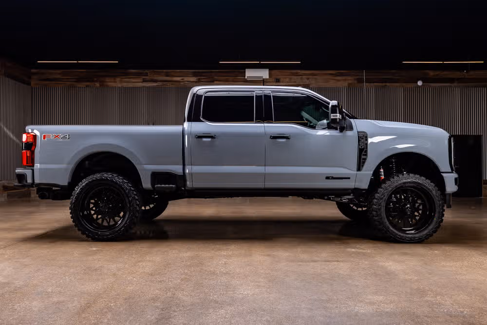 2026 Ford F-350 Super Duty Platinum Plus Crew Cab Image 10