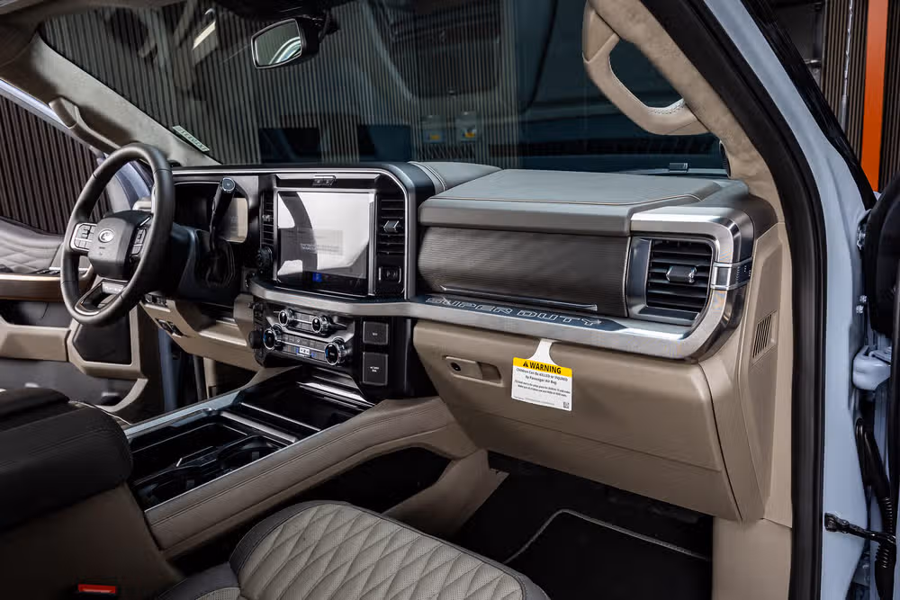 2026 Ford F-350 Super Duty Platinum Plus Crew Cab Image 17