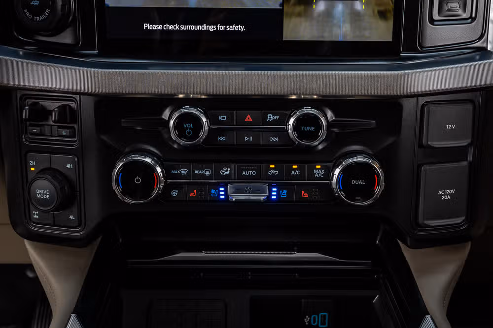 2026 Ford F-350 Super Duty Platinum Plus Crew Cab Image 27