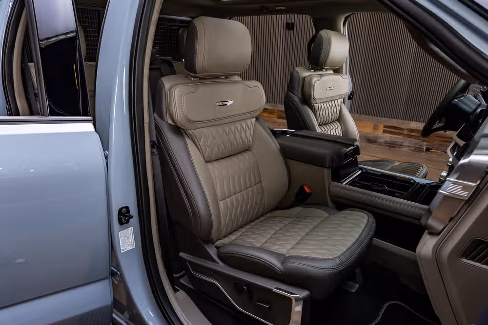 2026 Ford F-350 Super Duty Platinum Plus Crew Cab Image 32