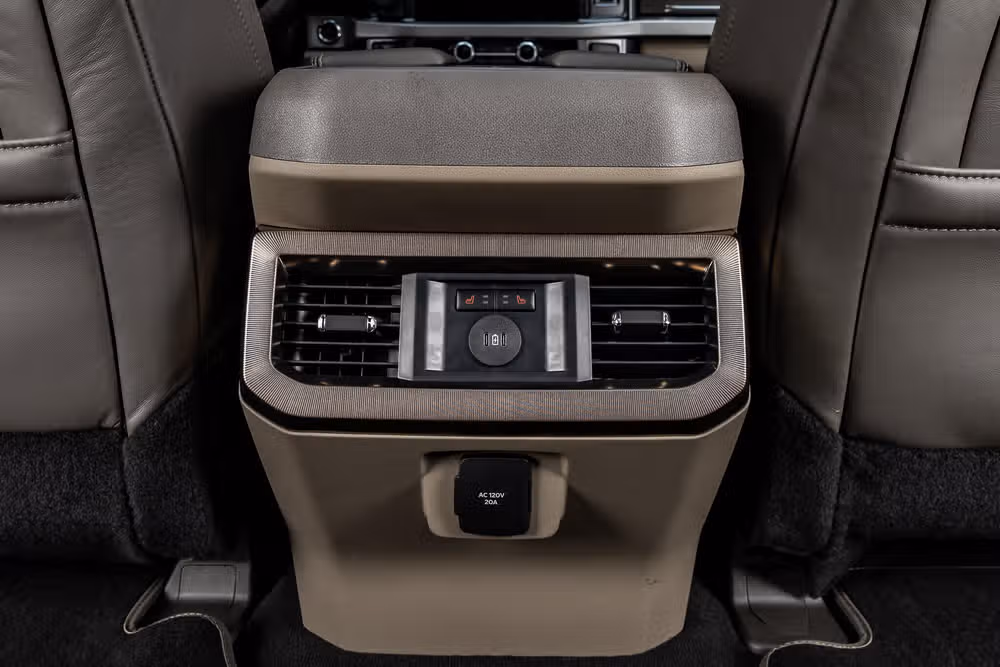 2026 Ford F-350 Super Duty Platinum Plus Crew Cab Image 34