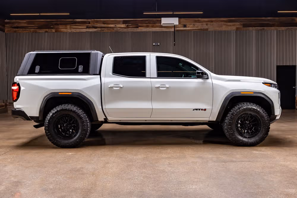 2026 GMC Canyon AT4 Crew Cab Image 10