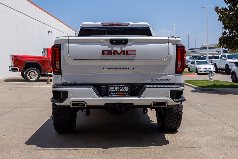 2024 GMC Sierra 1500 Denali Crew Cab Image 9
