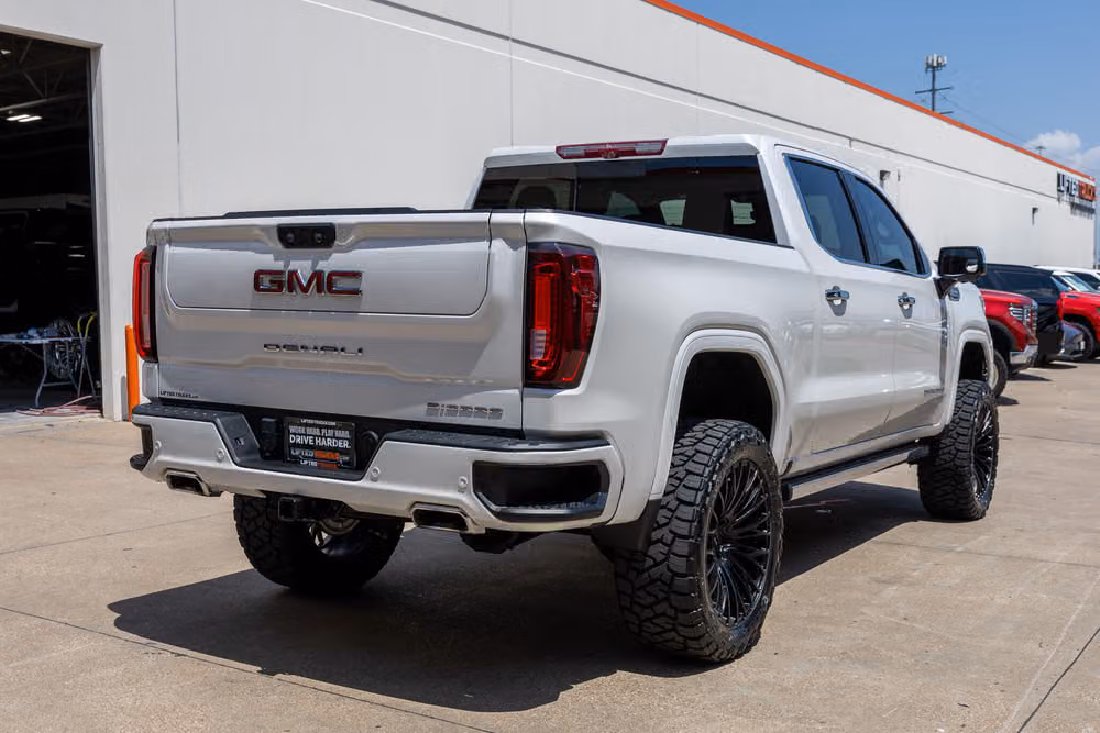 2024 GMC Sierra 1500 Denali Crew Cab Image 11
