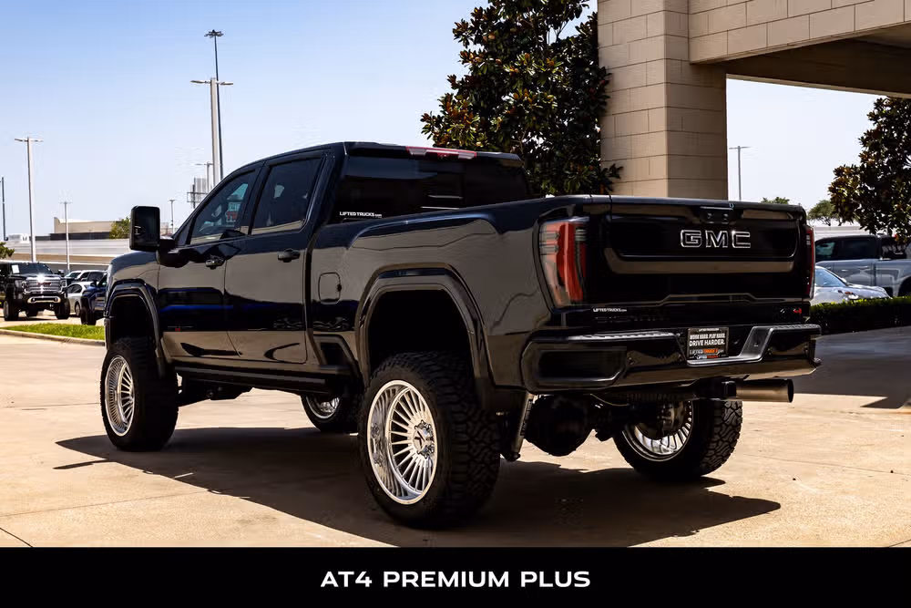 2024 GMC Sierra 2500HD AT4 Crew Cab Image 6