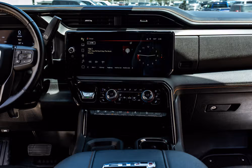 2024 GMC Sierra 2500HD AT4 Crew Cab Image 23